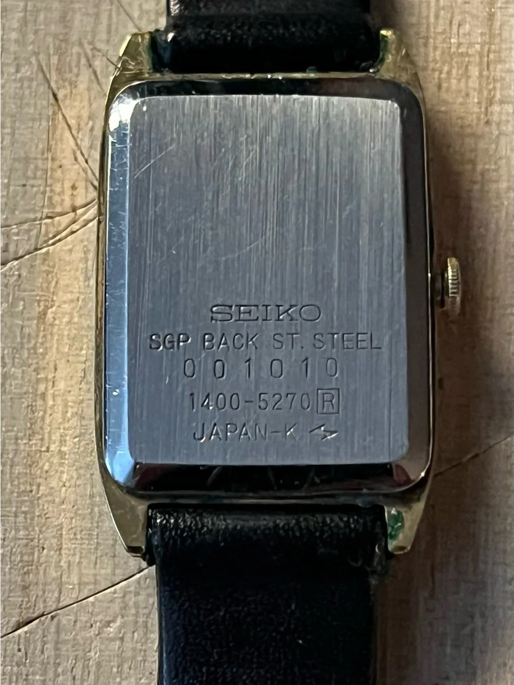 Vintage 1980 Seiko Tank Watch Gold Plated Black Dial Rectangular 1400-5270